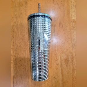 NWT Starbucks venti 2023 holiday Metallic silver grid flat top tumbler